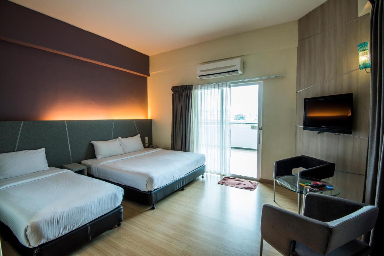 Marvelux Hotel Малакка Экстерьер фото