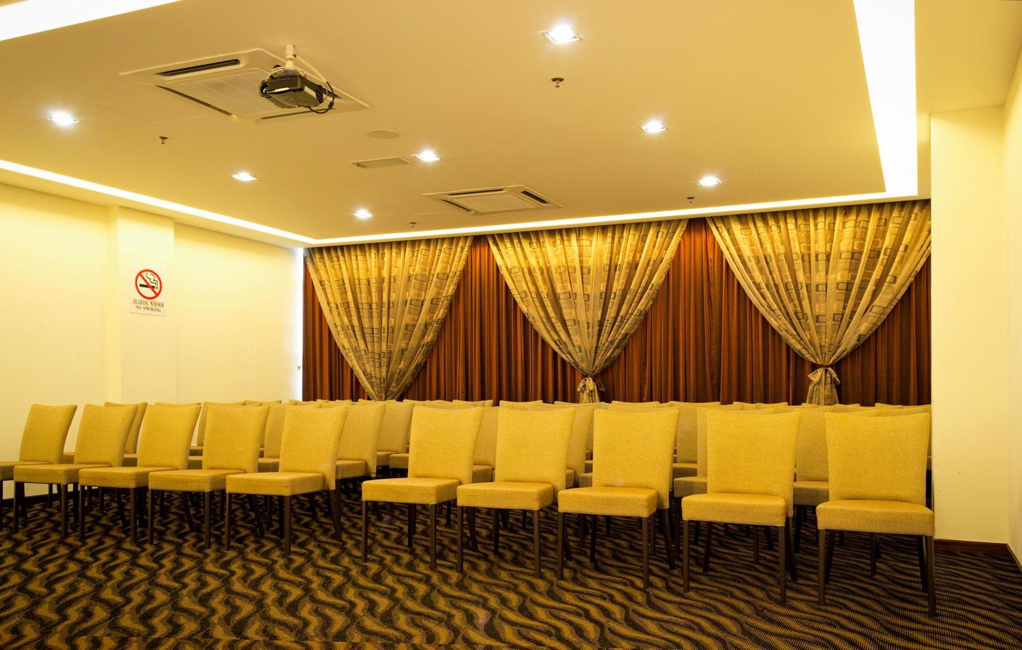 Marvelux Hotel Малакка Экстерьер фото