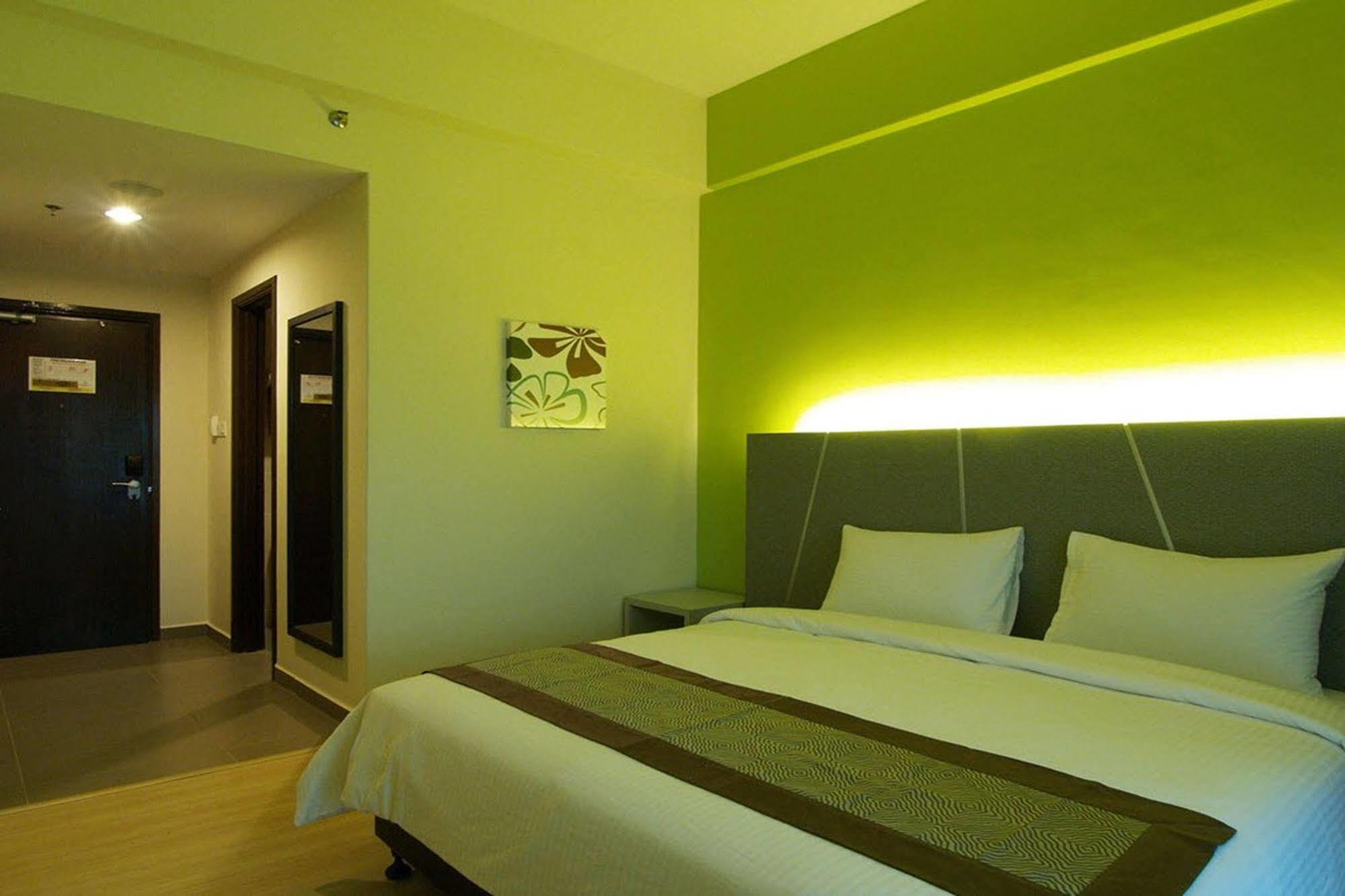 Marvelux Hotel Малакка Экстерьер фото